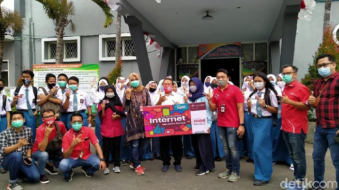 Lebih dari 200 Kartu Gratis Telkomsel sudah dibagi di Jawa Timur