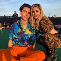 Perempuan yang berdomisili di Los Angeles, California, AS, itu lalu mengatakan, Aku senang karena itu seperti sebuah pujian besar. Anakku awalnya malu tapi sekarang dia menyukainya. (Foto: Instagram/@marcelaiglesiashollywood)