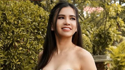 Pesona Maria Vania, Pemilik Body Bak Gitar Spanyol