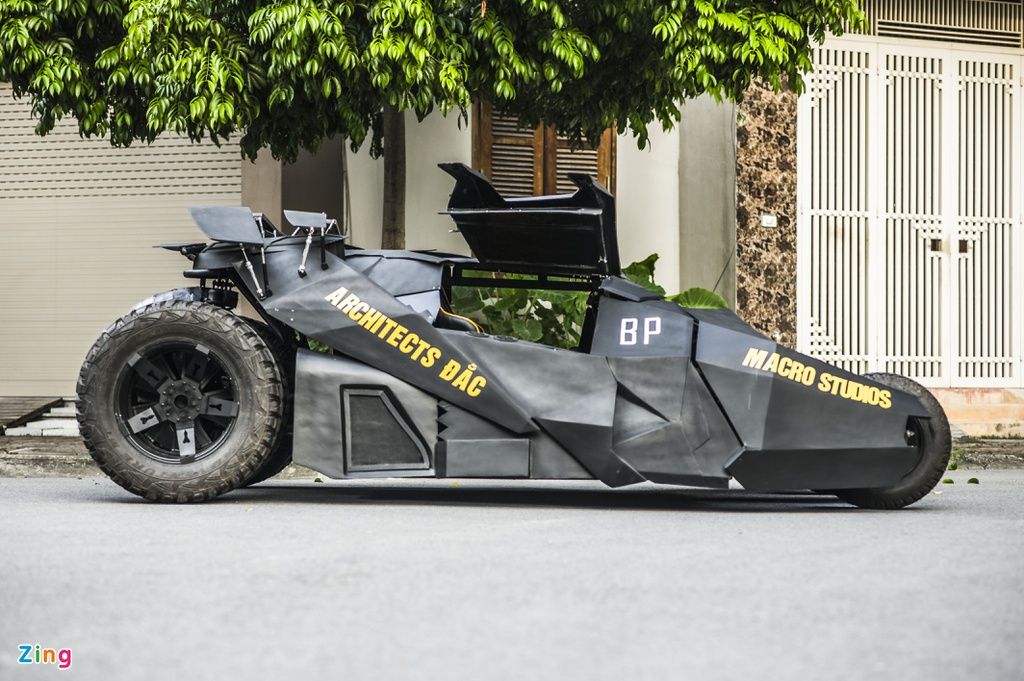 Modifikasi motor menjadi Batmobile