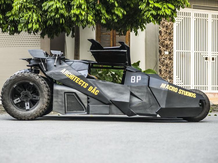 Penampakan Modifikasi Motor 400 cc yang Diubah Jadi Batmobile