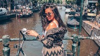 Nova Eliza yang seakan menolak tua. Foto: Instagram Nova Eliza