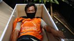 Awas! Pelanggar PSBB Akan Dimasukkan ke Peti Mati