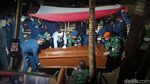 Momen Pemakaman Pilot Pesawat yang Tergelincir di Lanud Iswahjudi