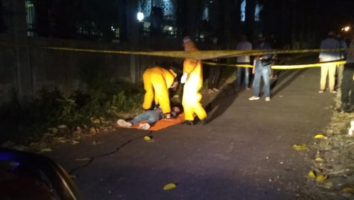 Penemuan mayat di depan Stasiun Cilegon.