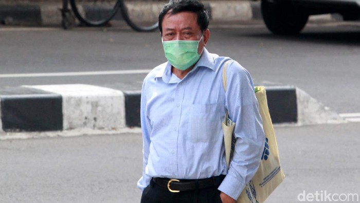 Pengusaha Andi Sukandi Diperiksa KPK Soal Kasus PT DI Pengusaha Andi Sukandi menjalani pemeriksaan di gedung KPK. Ia diperiksa terkait kasus dugaan korupsi di PT Dirgantara Indonesia (persero).