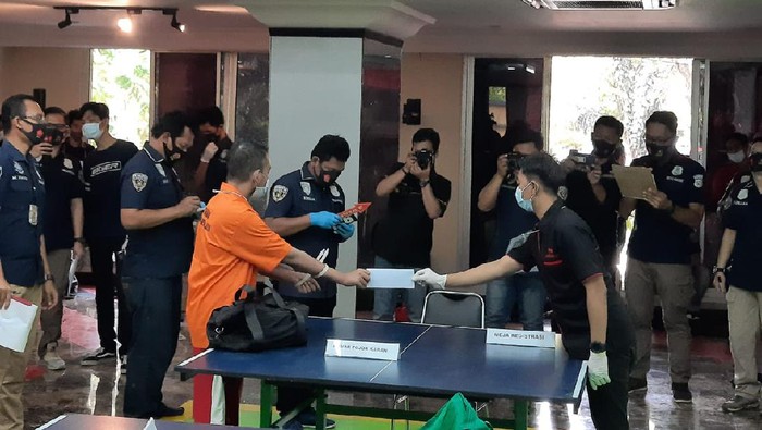 Polisi gelar rekonstruksi pesta gay