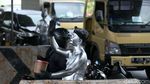Potret Manusia Silver yang Menjamur di Kota Bekasi