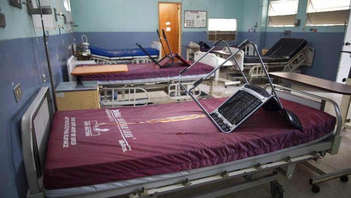 Potret Pasien Kanker di Venezuela Bertahan Hidup di Tengah Pandemi RS pasien kanker di Venezuela jatuh bangun bertahan dari pandemi COVID-19. Selain berjuang sembuh dari penyakit, pasiennya pun berjuang menghindari virus Corona