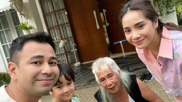 Raffi Ahmad, Nagita Slavina, Gideon Tengker dan Rafathar