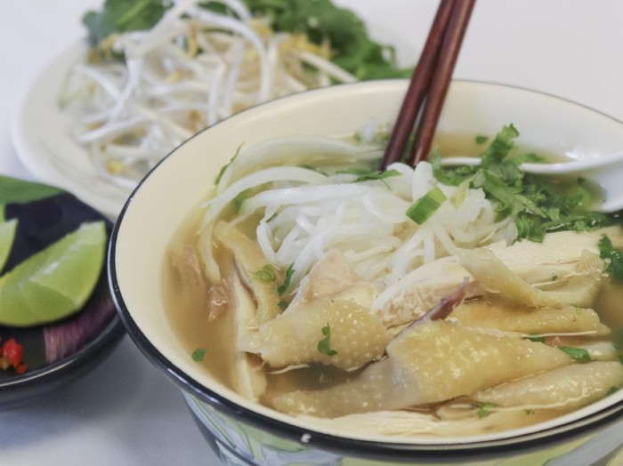 Resep Bihun Kuah Ayam ala Vietnam Resep Bihun Kuah Ayam ala Vietnam