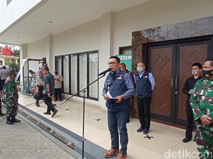 Jabar Sepekan: 5 Daerah Masuk Zona Merah-Kisah Jenazah Wali yang Sulit Diangkat