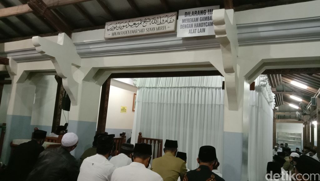 Salin Luwur atau Buka Luwur Sunan Muria