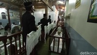 Juru Kunci Makam Sunan Muria, Moh Shokib Garmo Sunarno, mengatakan puncak salin luwur Sunan Muria digelar secara tertutup dan khusus. Biasanya mendatangkan 750 tamu undangan, tahun ini hanya puluhan tamu undangan.