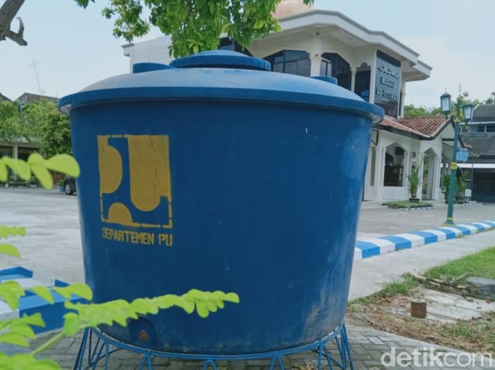 Tandon air dikirim ke perum griya prima, Belang Wetan, Klaten Utara, Klaten, Kamis (3/9/2020).