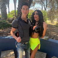 Penampilan Tara terlihat sangat palsu. Namun justru penampilan seperti itu yang diinginkan wanita 31 tahun itu. Foto: Instagram