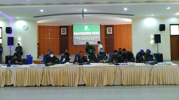 TNI jumpa pers soal penyerangan Polsek Ciracas (Foto: Sachril/detikcom)