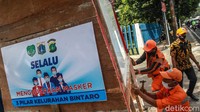 Digarapkan tugu ini dapat mengingatkan warga akan bahanya COVID-19, serta mereka terus menerapkan protokol kesehatan.
