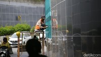 Ornamen khusus tersebut dibuat supaya underpass sedap dipandang.