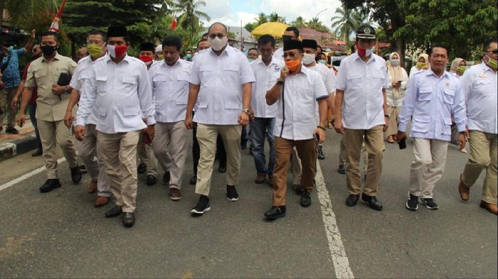 Andre Rosiade mengantarkan Arrival Boy ke KPU Sijunjung (Dok. Andre).