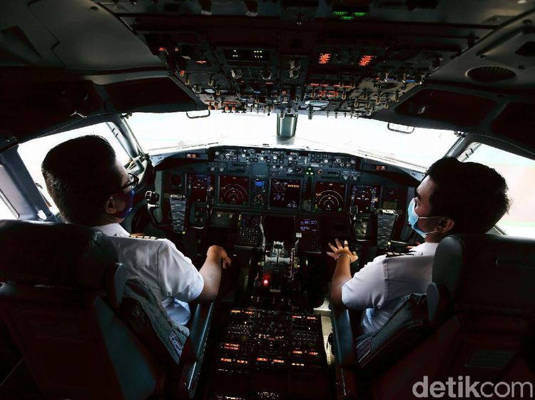 Begini Potret Ruang Kemudi Pesawat Garuda