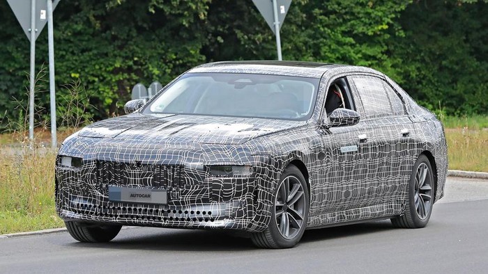 BMW All New i7