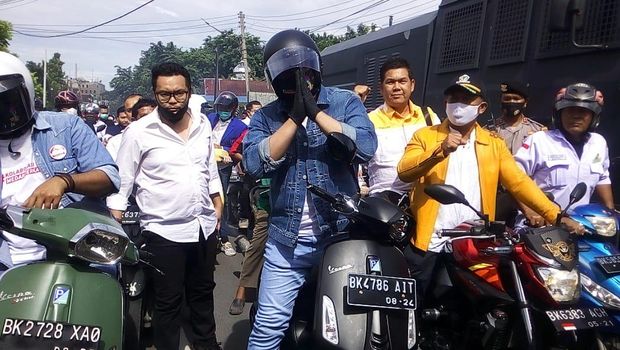 Bobby Nasution datang ke KPU Medan (Datuk Haris Molana-detikcom)