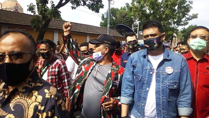 Bobby Nasution datang ke KPU Medan (Datuk Haris Molana-detikcom)