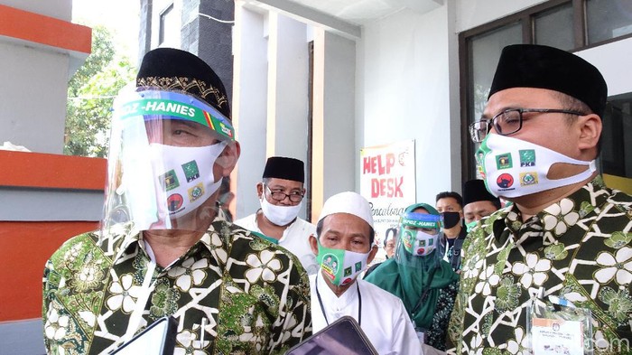 Bupati petahana Rembang Abdul Hafidz dan wakilnya M Hanies Cholil Baro resmi daftar Pilkada Rembang 2020