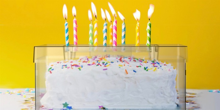 Cake Shield Alat pelindung kue ulang tahun