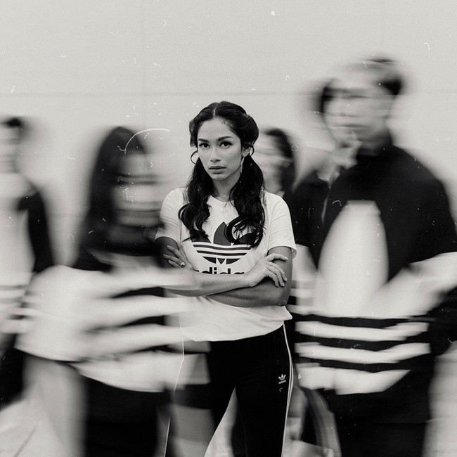 Dari kontes kecantikan, pintu meniti karier di dunia akting mulai terbuka untuknya. Sosoknya muncul di sejumlah judul sinetron dan FTV. (Foto: Instagram/@faradinamufti)