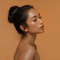 Pada 2011, ia mencoba peruntungannya di Puteri Indonesia 2011. Ia menjadi wakil DKI Jakarta 5. Meski tak keluar sebagai juara utama, perempuan kelahiran Lumajang, Jawa Timur, 30 tahun lalu itu berhasil menembus daftar 10 besar. (Foto: Instagram/@faradinamufti)