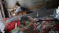 Wayang kulit dijual dengan harga bervariasi mulai dari Rp 100 ribu hingga jutaan rupiah. 
