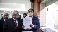 Seperti diketahui, presindetial threshold yang tercantum dalam UU Nomor 7 Tahun 2017 tentang Pemilu, mengatur syarat partai maupun gabungan partai yang boleh mengusung pasangan capres dan cawapres.