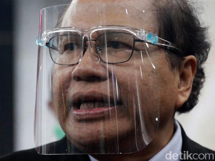 Rizal Ramli mendatangi Mahkamah Konstitusi hari ini, Jumat (4/9/2020). Kedatangannya untuk mengajukan uji materi terkait syarat presidential threshold.