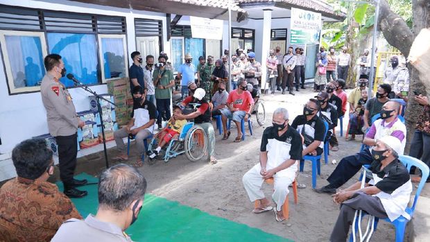 Irjen Mohammad Iqbal bersama pengurus PPDI NTB