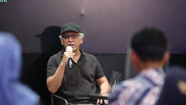 Iwan Fals meluncurkan novel Air Mata Api