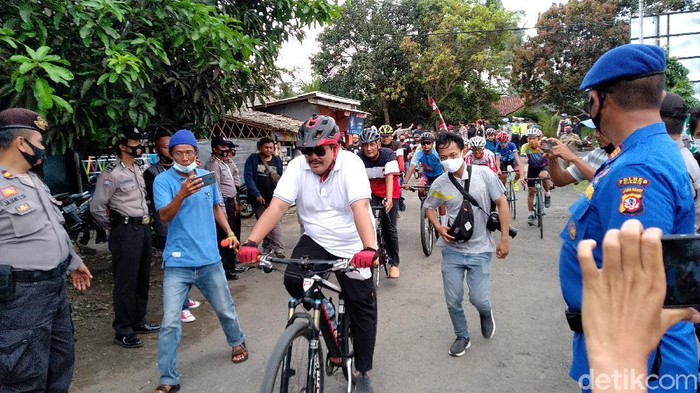 Jeje-Endin gowes daftar ke kpu pangandaran