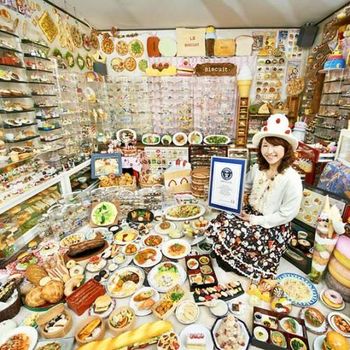 Koleksi Makanan Plastik Terbanyak di Dunia