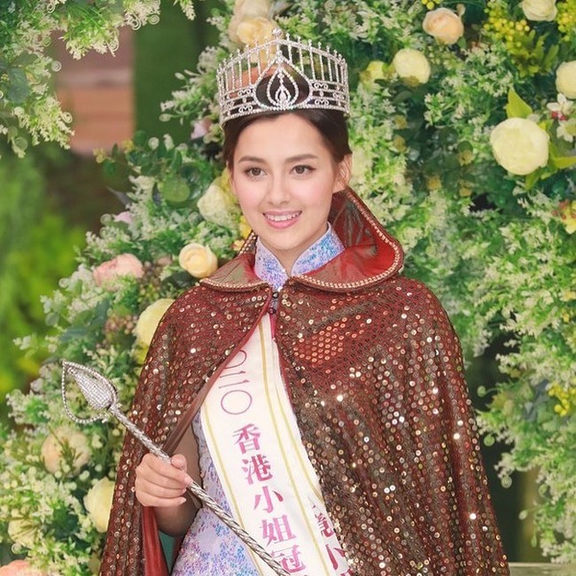 Lisa Marie Tse adalah mantan perawat sekaligus aktris yang baru saja memenangkan Miss Hong Kong ke-48. Wanita tersebut memang tampak seperti wanita kulit putih karena ibunya adalah orang Skotlandia.Foto: Instagram @lisamarie_tse