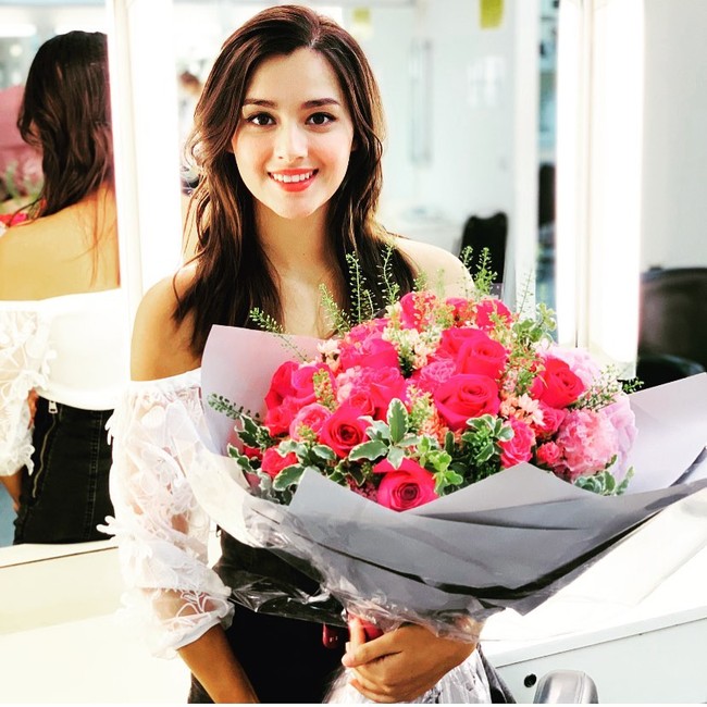 Dalam sebuah postingan di Instagram, Lisa Marie pernah mengungkap alasannya berhenti jadi perawat di Skotlandia. Mulai Juli lalu wanita itu menanggalkan baju media untuk berpetualang dan keluar dari zona nyaman dengan mengikuti Miss Hong Kong 2020 Aku yakin akan ada banyak tantangan ke depannya tapi aku menantikan pengalaman dengan banyak pelajaran yang bisa diambil, tulisnya. Foto: Instagram @lisamarie_tse