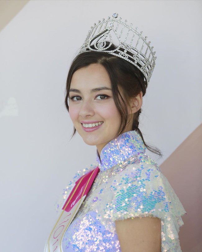 Setelah ini wanita dengan tinggi badan 160 cm yang berniat memulai karier akting itu mengaku berniat untuk tinggal di Hong Kong dan ibunya juga akan menyusul. Foto: Instagram @hk01entertainment