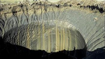 Fenomena tersebut terjadi begitu cepat dan di tempat terpencil sehingga cukup susah diteliti oleh para ilmuwan. Foto: Siberian Times