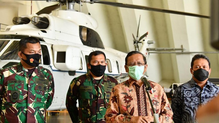 Mahfud Md hadiri simulasi force down pesawat asing bersama TNI AU