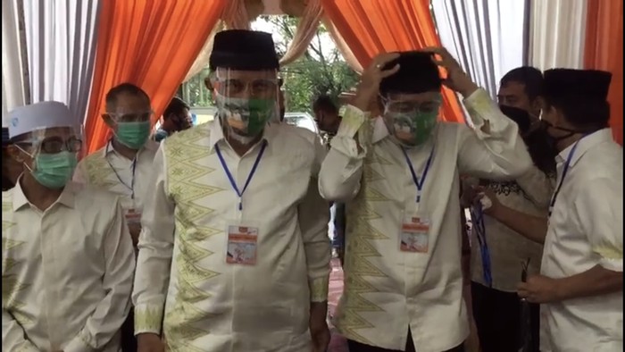 Mahyeldi-Audy mendaftar ke KPU Sumbar (Jeka-detikcom)