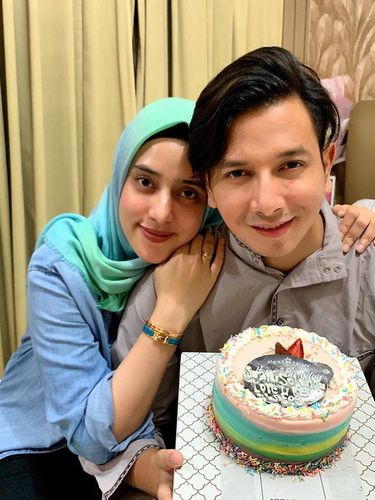 Manisnya Sonny Septian dan Fairuz Saat Kulineran Bersama Keluarga