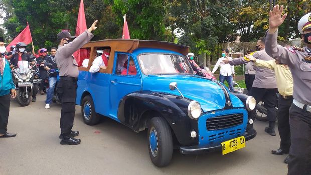 Muhamad-Saraswati Daftar Pertama Pilkada Tangsel