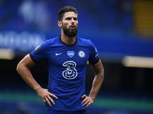 Lampard: Bertahanlah di Chelsea, Giroud!