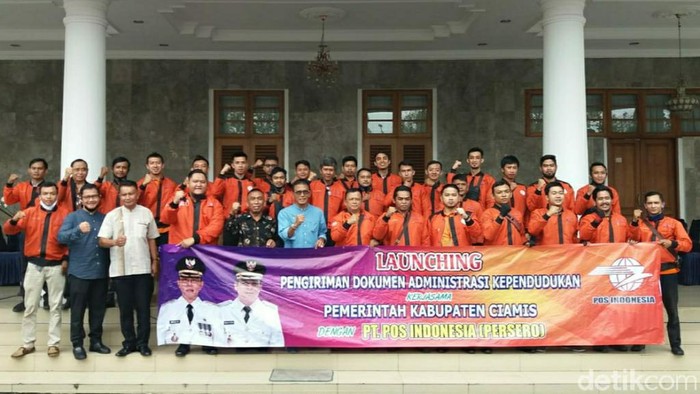 Pak Pos kirimkan dokumen kependudukan ke rumah warga di ciamis