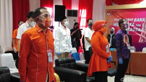 Pasangan bakal calon wali kota-wakil wali kota Makassar Danny-Fatma (Hermawan-detikcom).